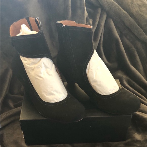 Corso Como Shoes - Corso Como Women’s Black Suede shoe boots.